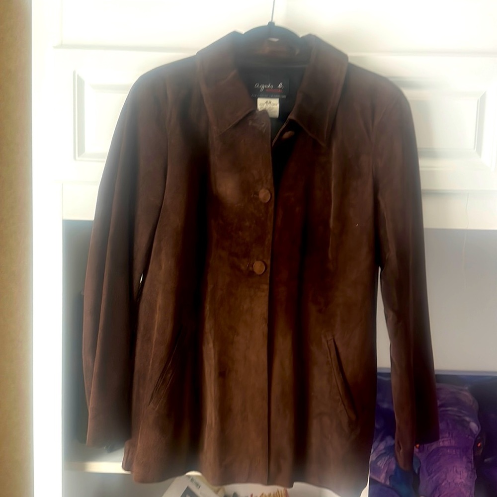 Agnes B brown size 42 women’s  suede dressy jacket in like new condition.